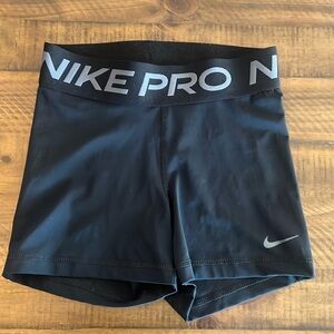 Nike Pros - AXS